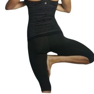 Athleta Chaturanga Capri Leggings Black Small High Rise Yoga Workout Pants